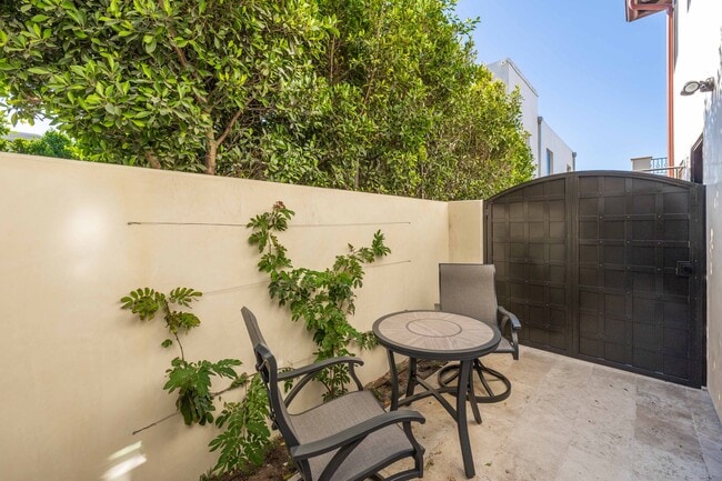 Photo - 2547 Ozone Ct