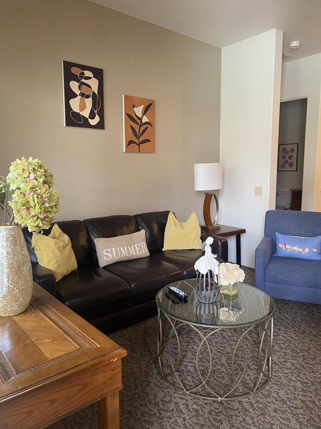 Building Photo - 50650 Santa Rosa Plz Unit 3