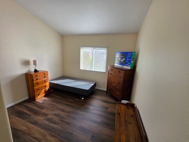 Photo - 2432 Papyrus Ct Unit Room 3