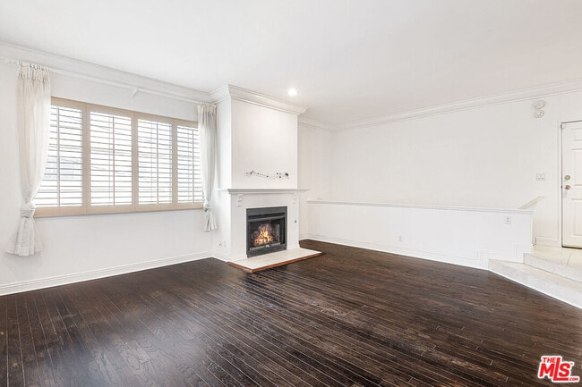 Photo - 315 N Swall Dr Unit 303