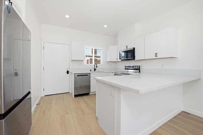 Photo - Brand new, be the first tenants!