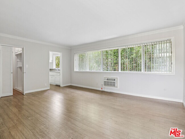 Photo - 1520 Hayworth Ave Unit 17