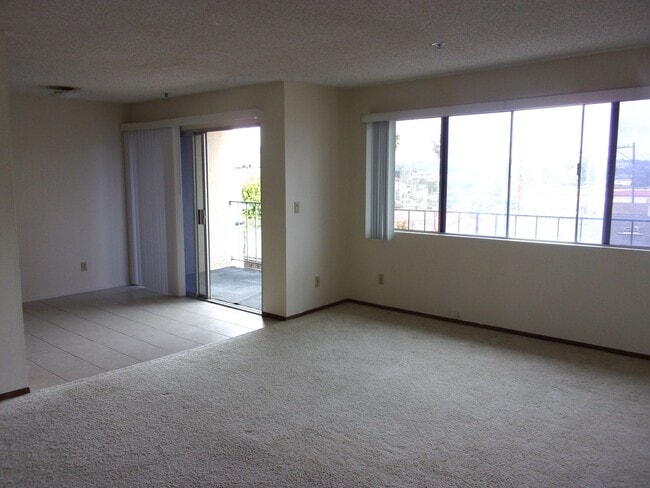 Photo - 411 Unit 1830-3F