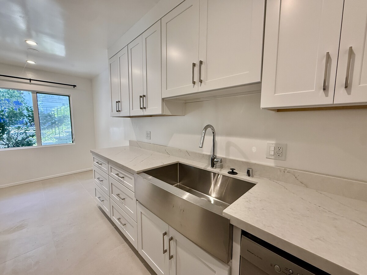 1020 6th St - 1020 6th St