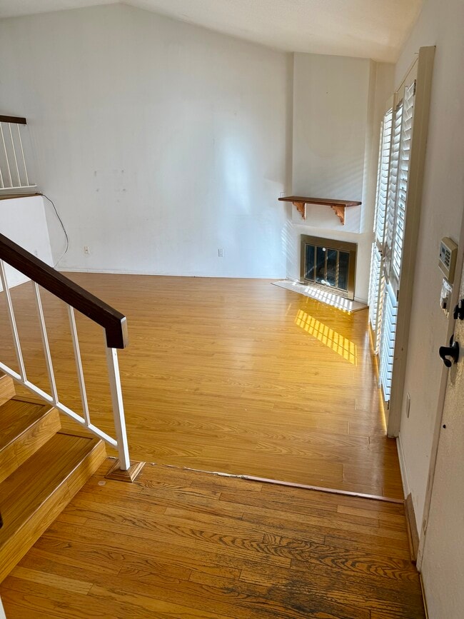 living room - 6031 Lindley Ave