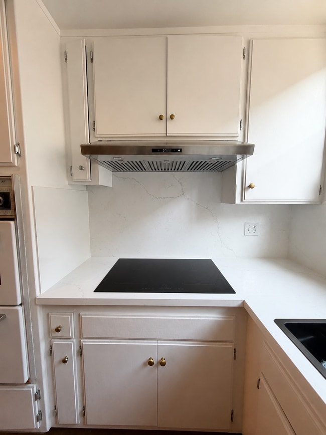 Photo - 5429 Newcastle Ave Unit 203