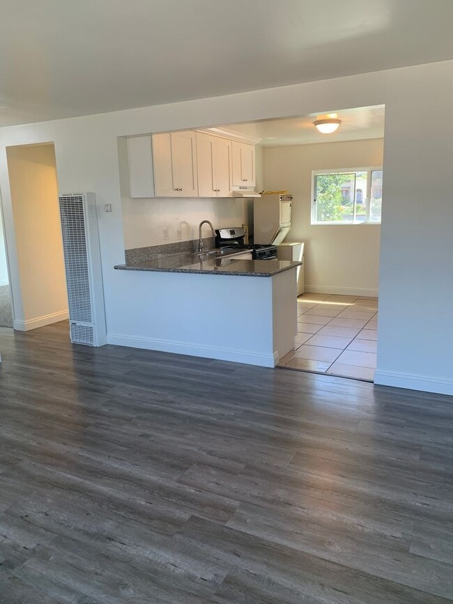 Photo - For Lease 2+1 Upstairs Duplex Ventura, CA Unit 158 E Ramona St