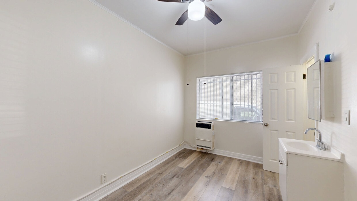 3D Tour - 647 18th St