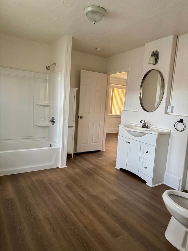 Bathroom - 309 W Heald Ave