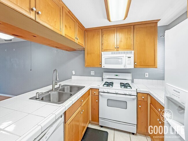 Photo - Charming 2BR / 1.5BA condo with 2-Car Garage in Imperial Beach