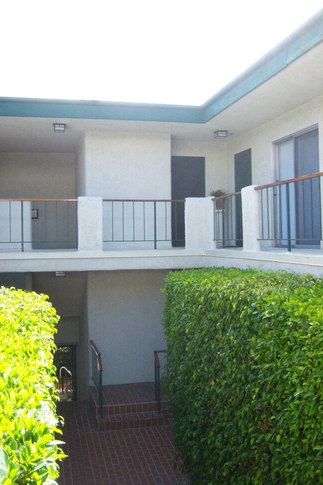 Photo - 3649 Glendon Ave Unit #205