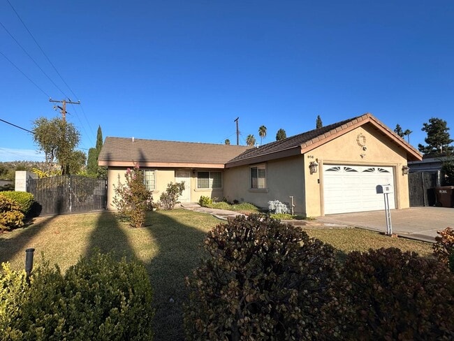 Photo - 958 Vanderwell Ave