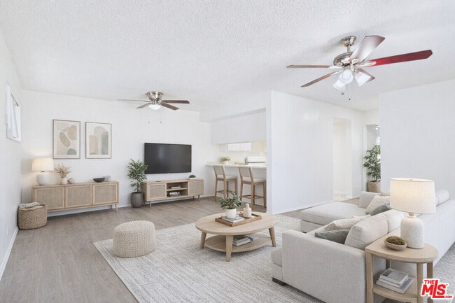 Building Photo - 236 S Ave 55 Unit G