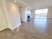 Large family room - 6530 College Grove Dr Condo