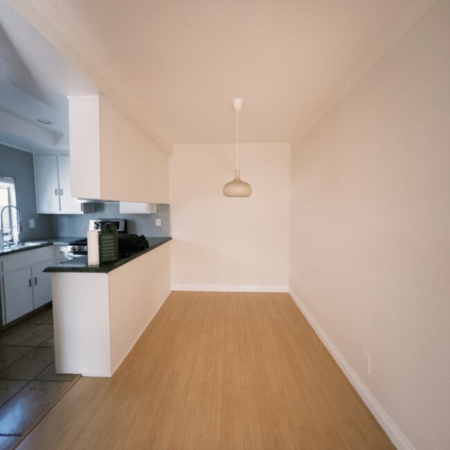 Photo - 1236 Wellesley Ave Unit 3