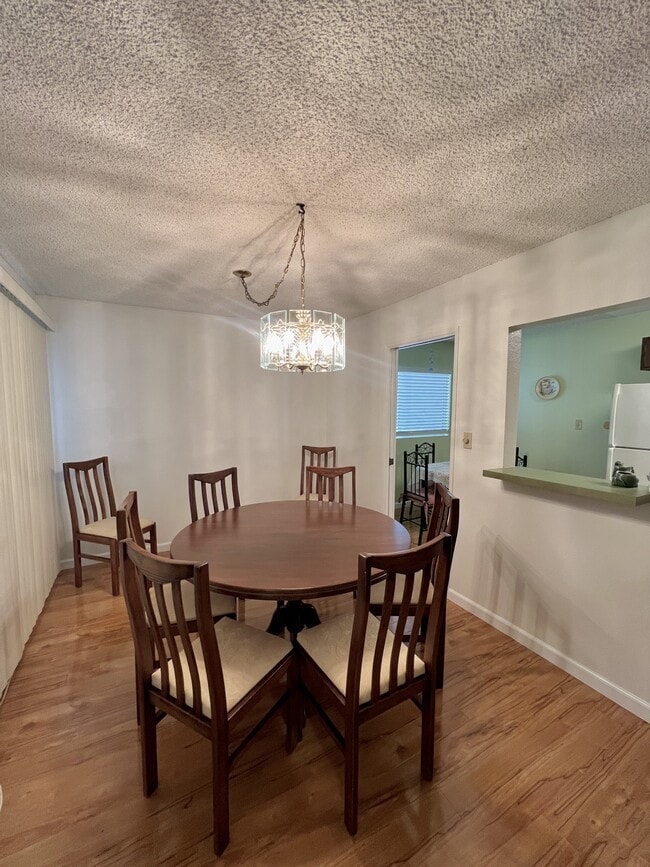dining room, furniture optional - 1339 N Columbus Ave Condo Unit 210