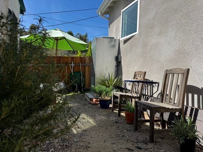 back patio - 4717 Druid St