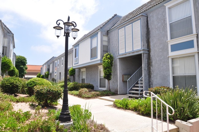 Photo - Country Club Village Apartments