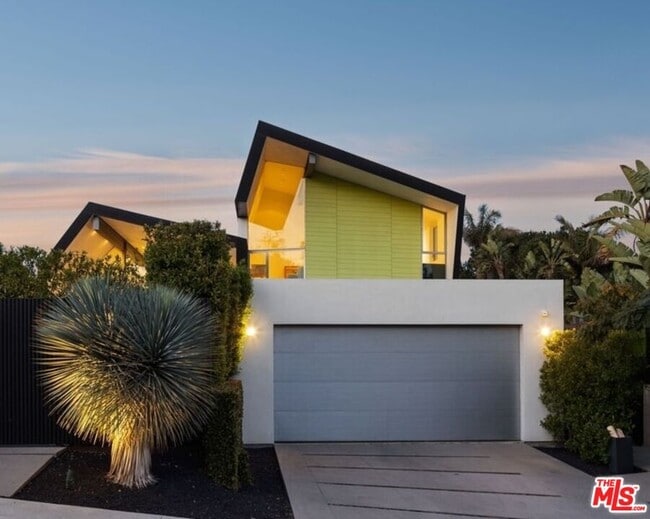 Building Photo - 3660 Inglewood Blvd