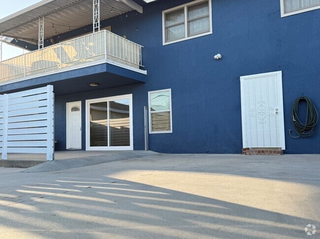 Building Photo - 4612 W 132nd St Rental