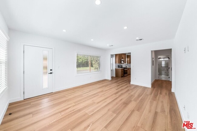 Photo - 1258 Mariposa St