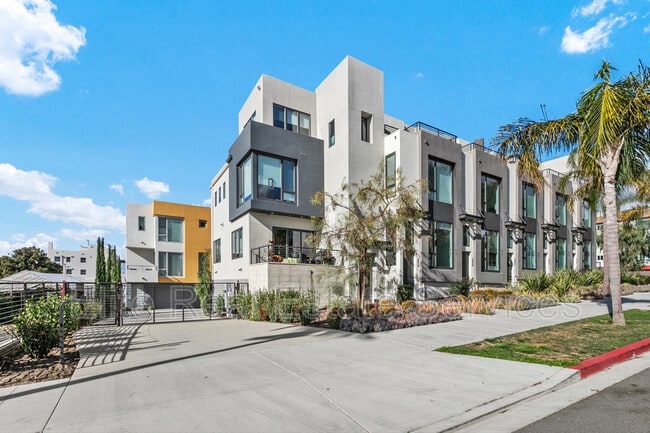 2065 Fifth Avenue - 1 - 2065 Fifth Avenue - 1 Townhome