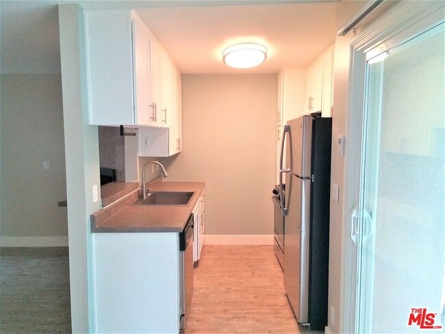 Photo - 11230 Camarillo St Unit 101