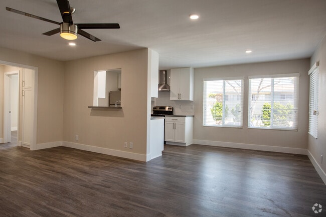 2BR, 1BA - 1030 SF - Park Apartments