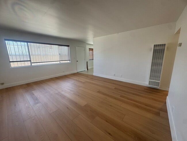 Photo - LA 476 Saighar Unit B