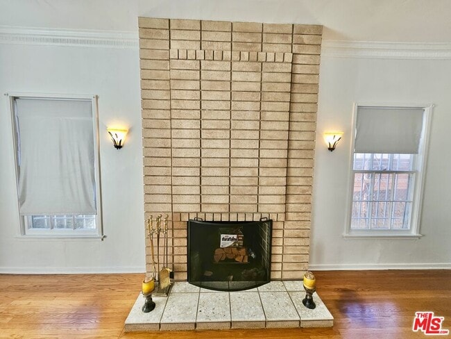 Photo - 2211 W 78th Pl