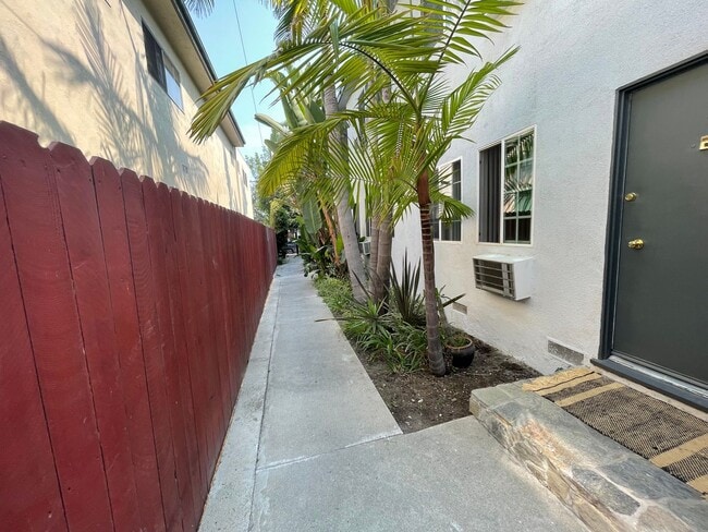 Photo - 12117 Pacific Ave Unit 05