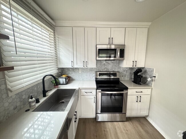 Building Photo - 630 E San Antonio Dr Unit #1 Rental