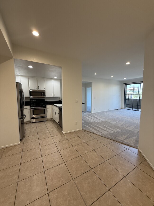 Photo - 221 S Oak Knoll Ave Townhome