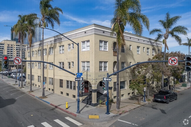 Building Photo - Arlington Apartments