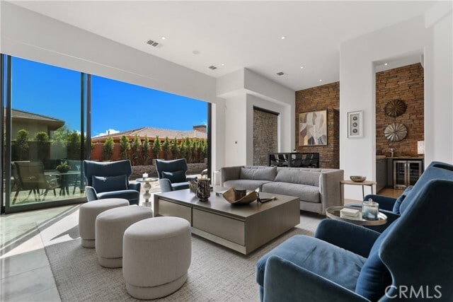 Photo - 50070 Vía De Moda