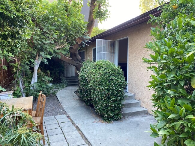 Building Photo - 713 Huntley Dr Unit 713