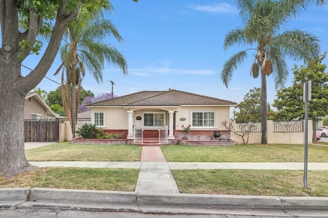 Building Photo - 14403 Benfield Ave