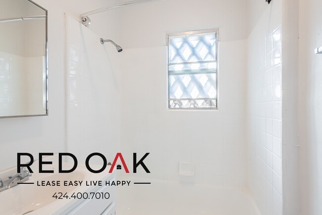 Photo - 706 N St Andrews Pl Unit 106