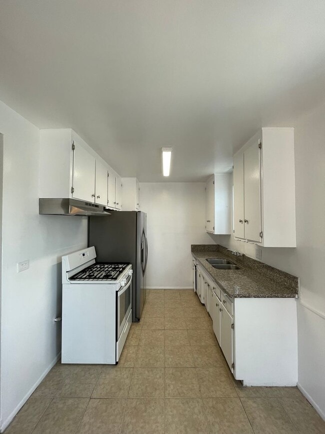 Photo - 19401 Haynes St Unit 10