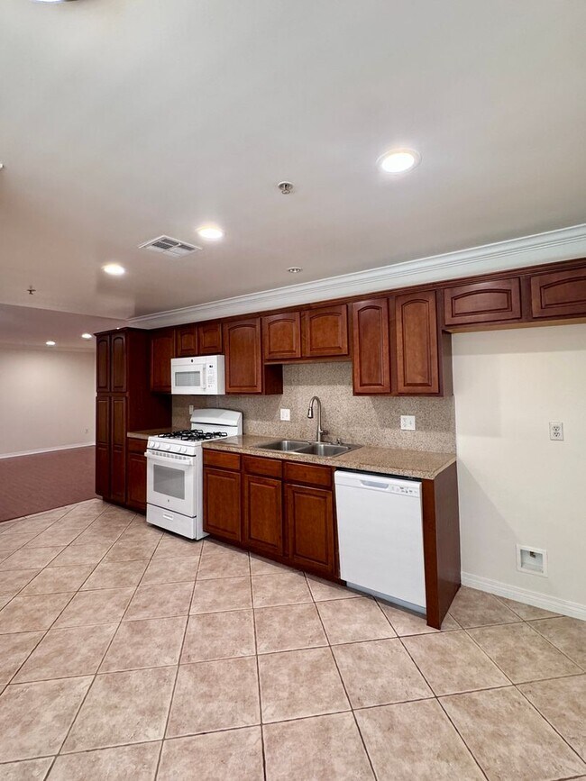 Photo - 3 bedroom 2 bath condo on Vanowen Unit 103