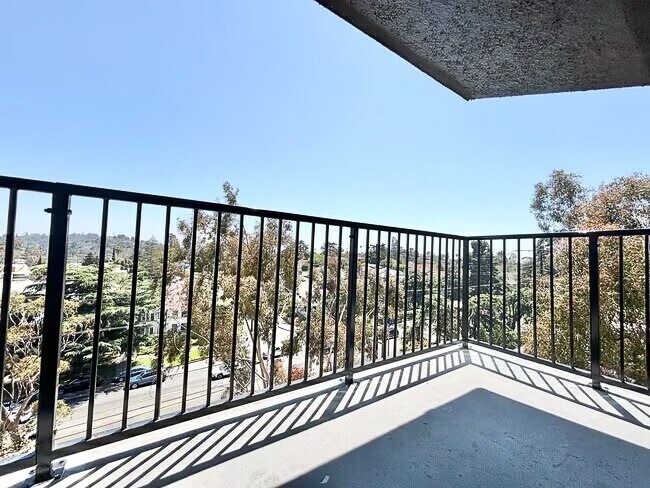 Photo - 3949 Los Feliz Blvd