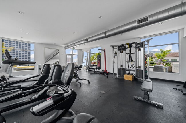 Fitness center - Maia Avira at Glendale
