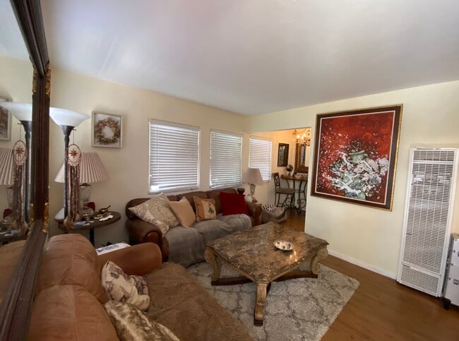 Photo - 1860 Diamond St