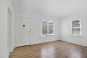 Photo - 103 E Tamarack Ave