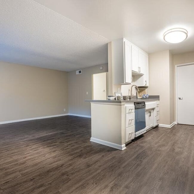 Building Photo - The Villas At Anaheim Hills