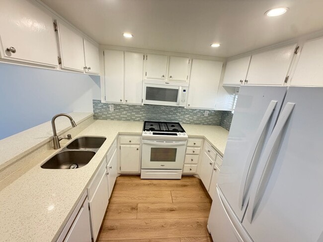Photo - Cozy 2 Bedroom 1 Bath Unit Unit 328