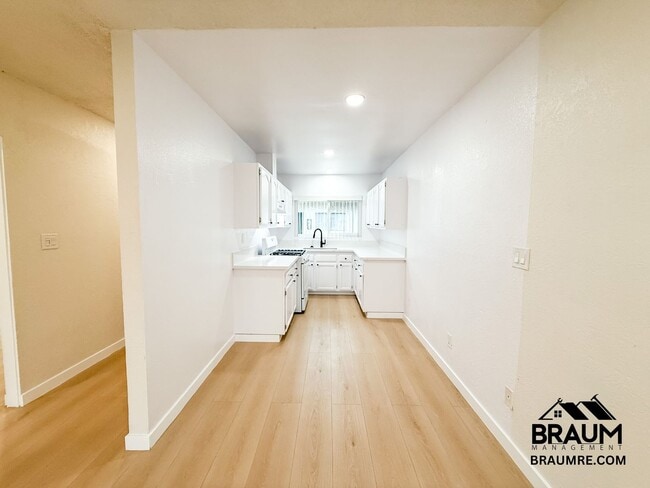 Photo - 4636 Laurel Canyon Blvd Unit 13