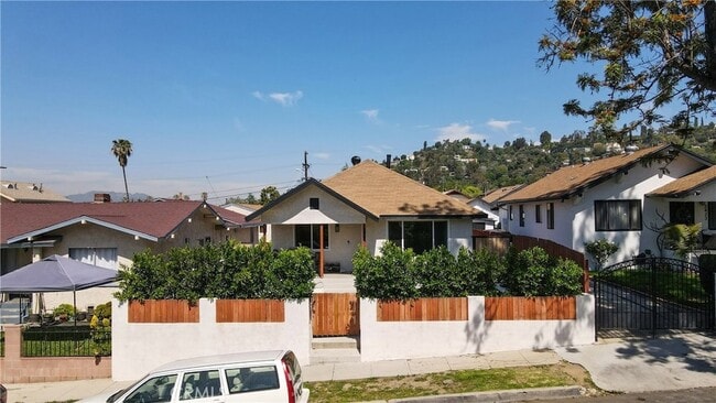 Photo - 3417 Merced St