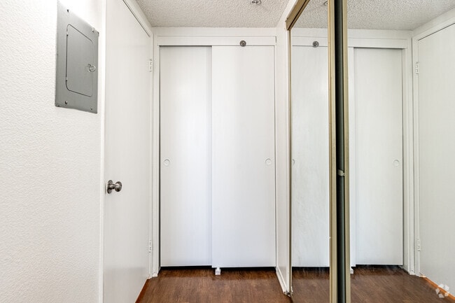 1BR, 1BA - 570SF - Storage - Huntington Oaks Village 55+ Senior Community