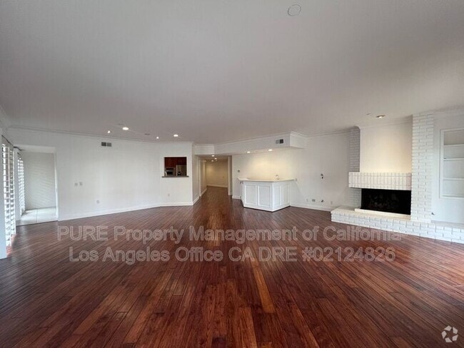 Building Photo - 512 Esplanade Rental